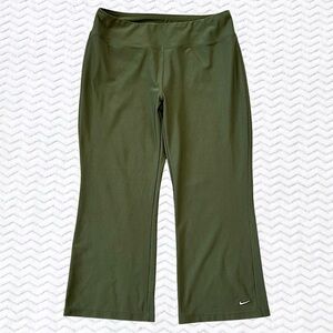 Nike Fit Dry Cropped Pants - Olive Green - Medium (8-10)